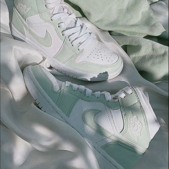 Jordan Shoes - Air Jordan 1 mid